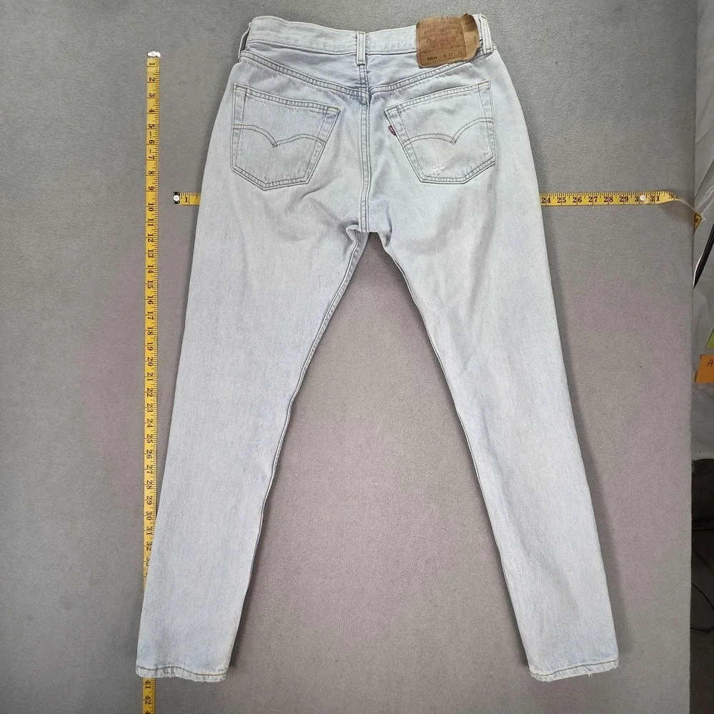 VTG Levis 501 Jeans Mens Light Wash Blue Button Fly USA 25x30 - Picture 2 of 16